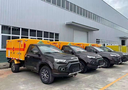 和龙爆破器材运输车-保障安全与效率的关键